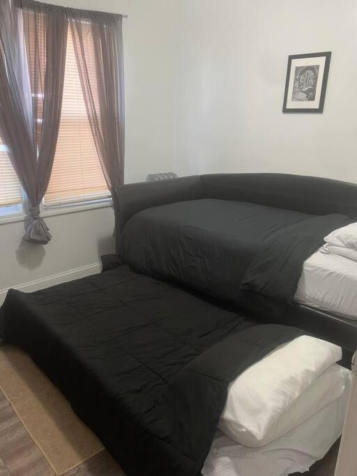 Belleville Three Bed One Bath Apt 25 Mins To Nyc מראה חיצוני תמונה